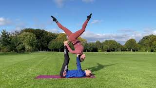 Double Dolphin - Simons Akroyoga