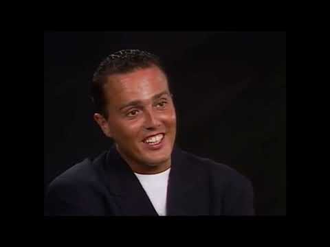 Curt Smith (Tears for Fears) Interview MTV VMAs (6/9/1990)