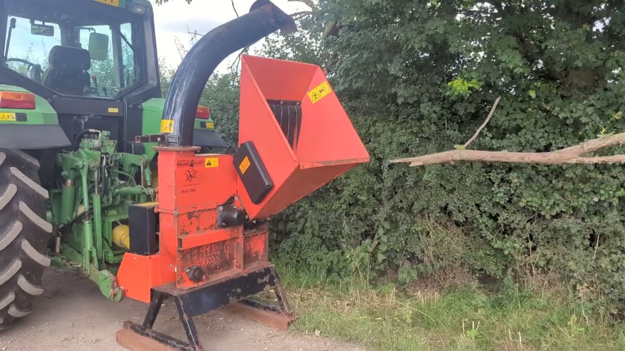 BEARCAT 71854 WOOD CHIPPER DEMO VIDEO - YouTube