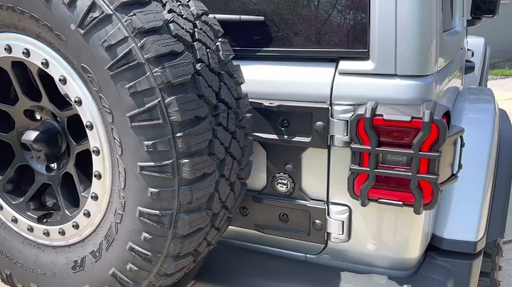 2022 Jeep JL 4xe Zenith Silver Must have accessories.  Mopar Beadlock wheels on 35" Tires Fox 2.0