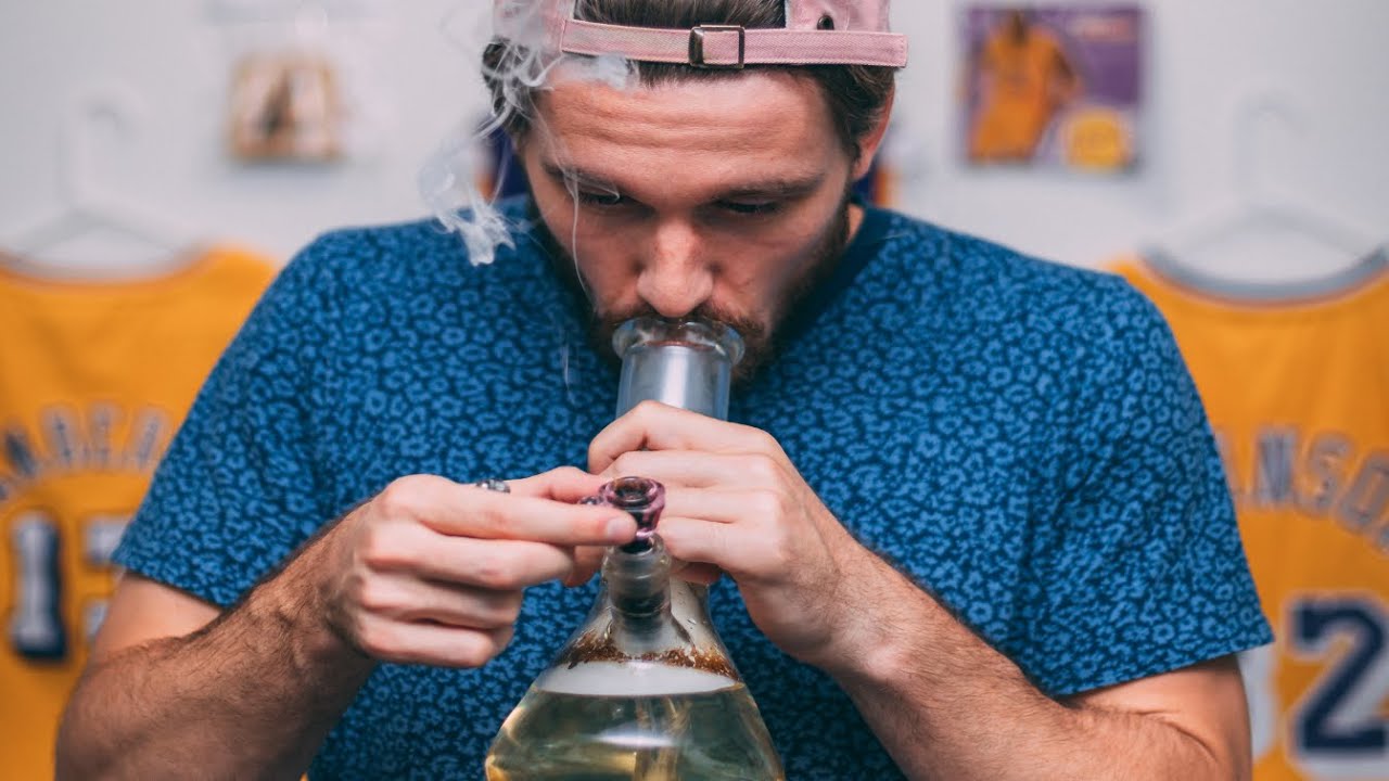 How to Clean a Glass Bong: Easy At-Home Tips