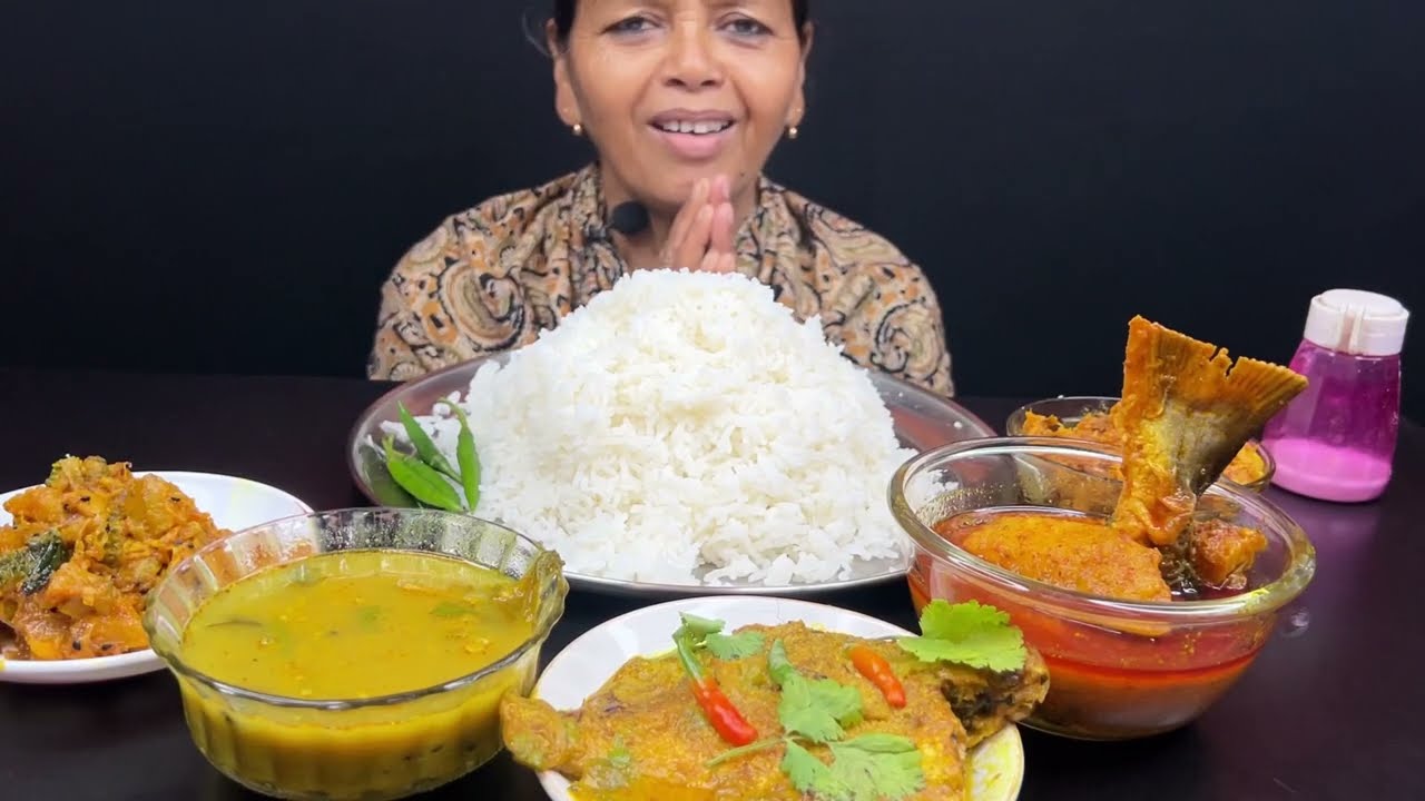BIGBITES, EATING RICE WITH DAL, SORSHE POMFRET, AAR FISH KALIA, BADHAKOPI CHORCHORI।।