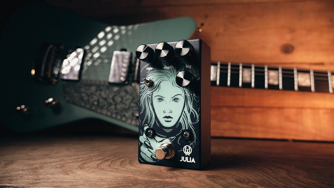 WALRUS Julia V2 l 100 % Analog Chorus/Vibrato - YouTube