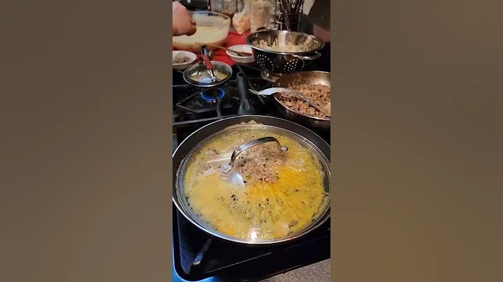 Making Vietnamese Savory Crepes (Banh Xeo) with my mom for dinner | Banh Xeo