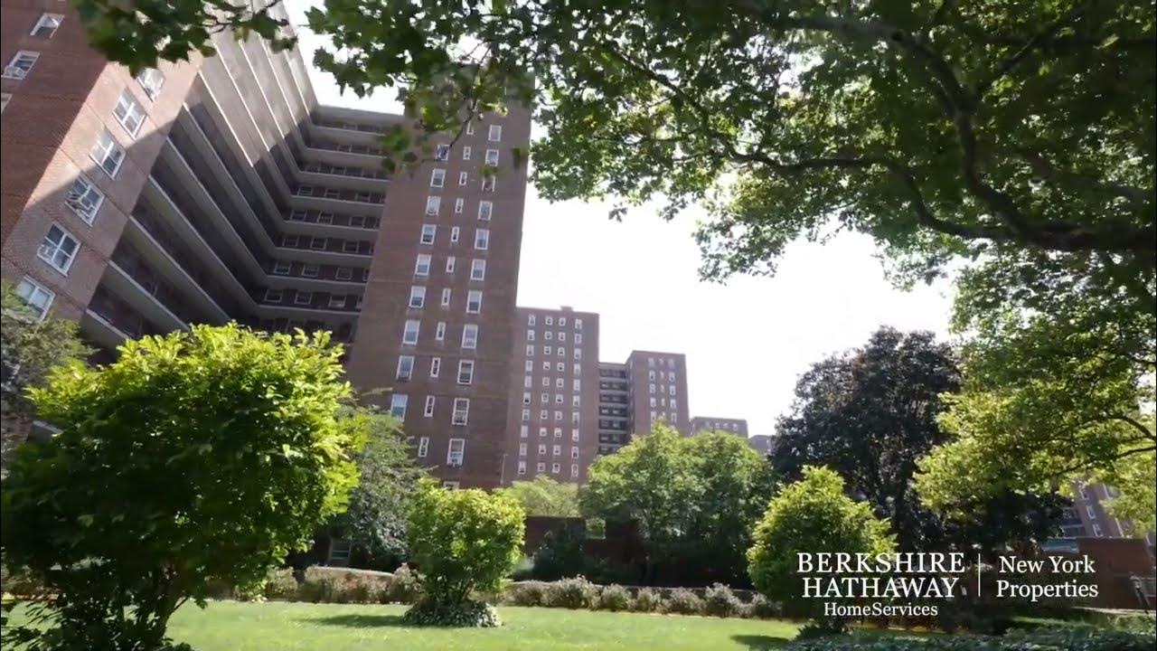 Just Listed! Studio with Private Terrace in the Rego Park section of