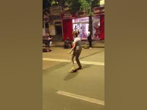 фальшфейер сигнальный красного огня. жгет или жжет. огнеупорный костюм огнеметчика. сжигание денег. очень жгет.