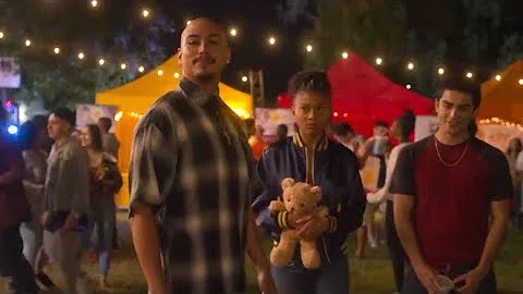 Spooky talks to 19th street at the festival | On My Block season 3 (720p60)