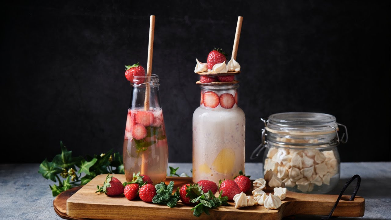 Refresh yourself on a hot day! Strawberry shake without a blender
