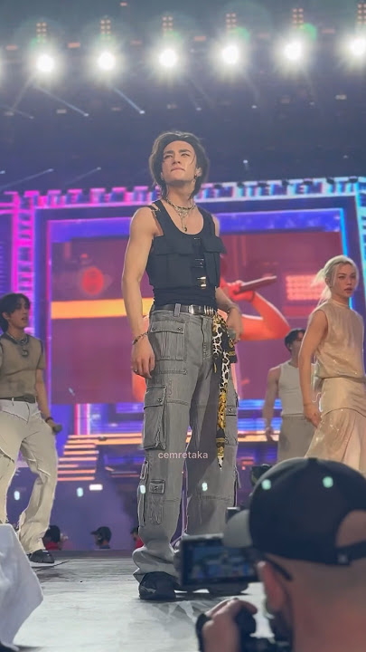 HYUNJIN FANCAM🩷 Stray Kids 'Item' live at bst hyde park #straykids #fancam #hyunjin