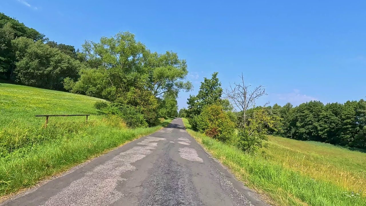 🦁👑 The Lion Trail 5/100: Kostelec to Újezd pod Troskami • 4K HDR