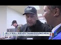Jelly Roll serves Thanksgiving meal