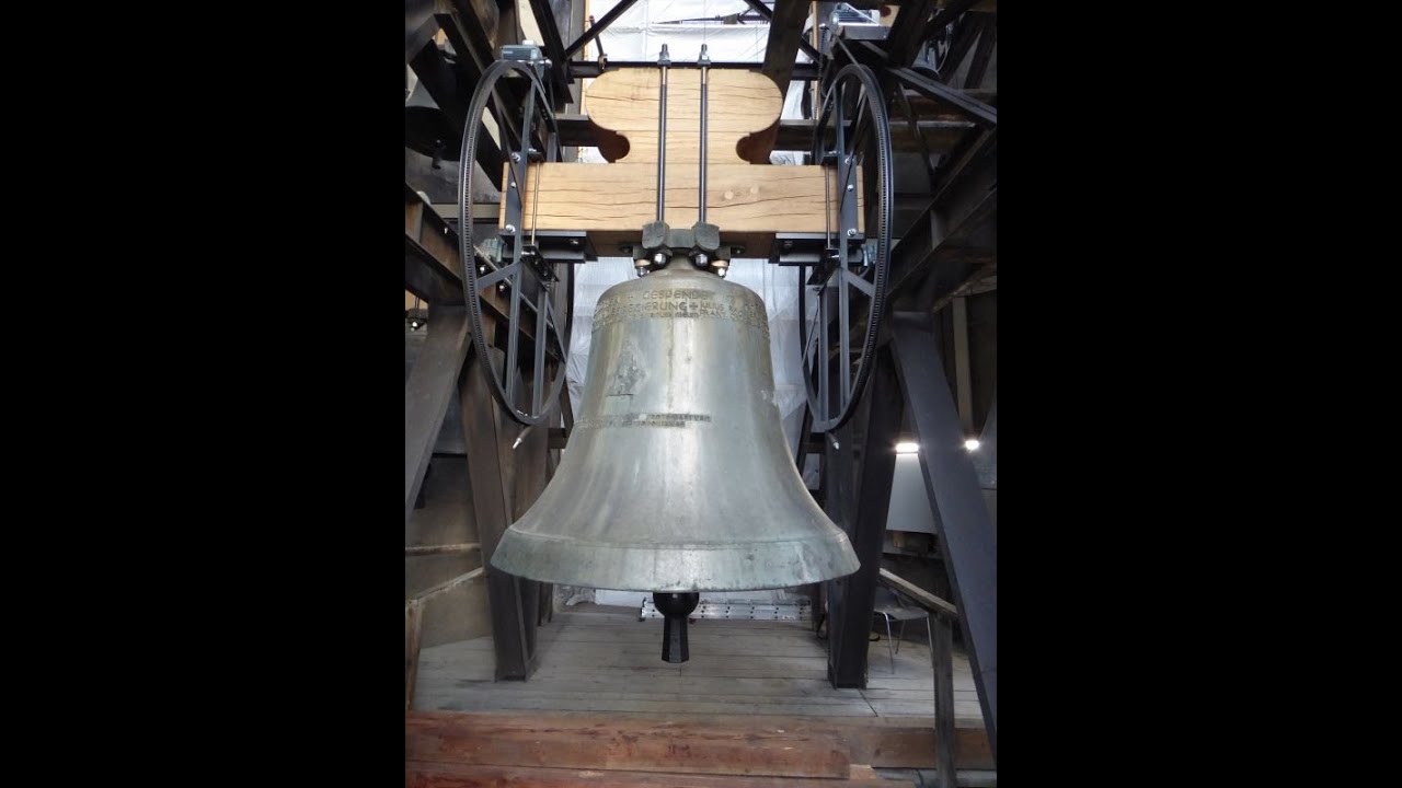 WIEN (A), kath. Domkirche St. Stephan: Das renovierte Festgeläute im Südturm