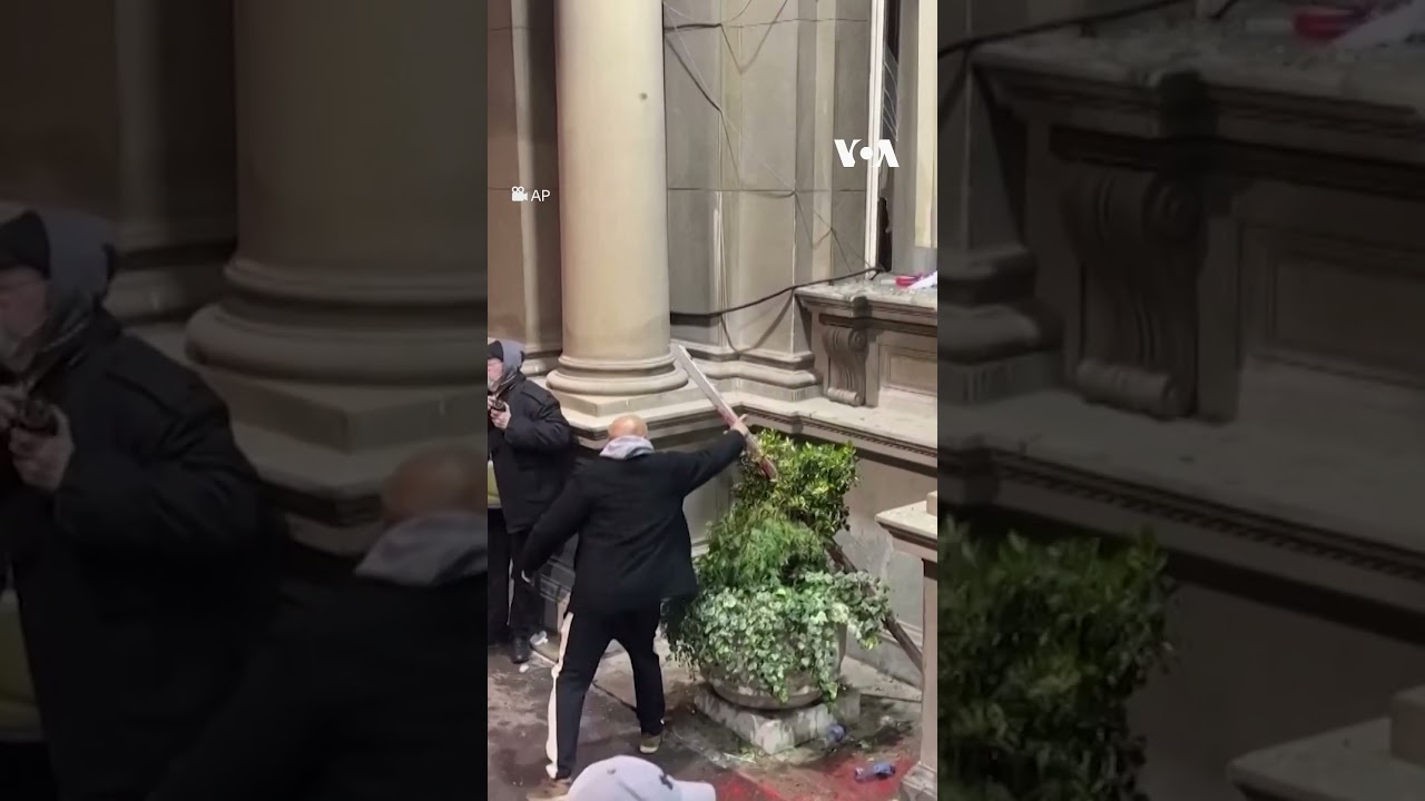 Serbia: Anti-Government Protesters Storm Belgrade City Hall | VOA News #shorts