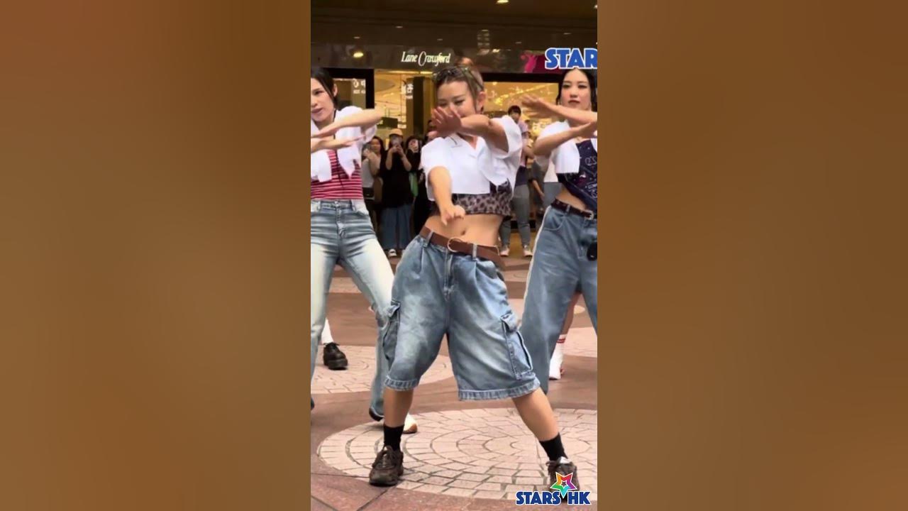 COLLAR 暴走「旅」團 - 新歌《暴走女團》宣傳活動首站銅鑼灣時代廣場 #collar