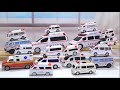 救急車のミニカーが同じ方に走り出す!An ambulance miniature car starts running in the same direction!