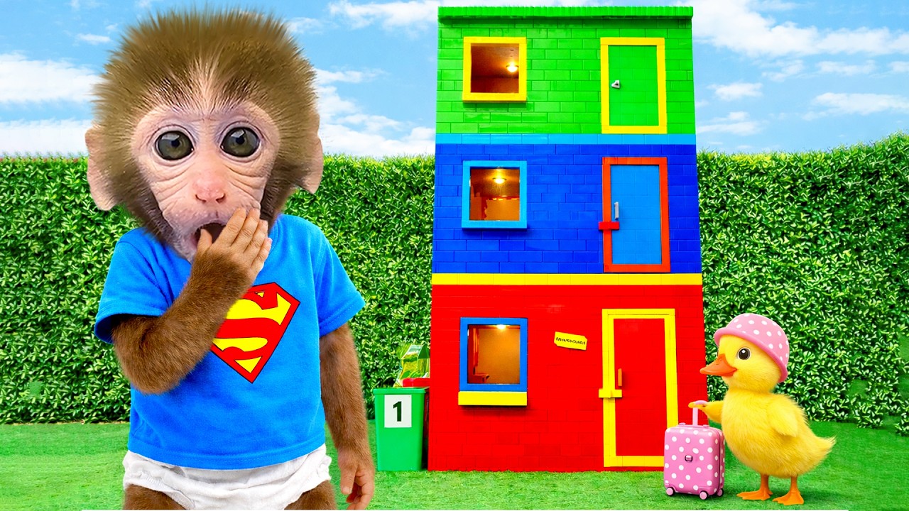 Das kleine Äffchen BonBon zieht mit einem süßen Entlein in ein buntes LEGO Haus