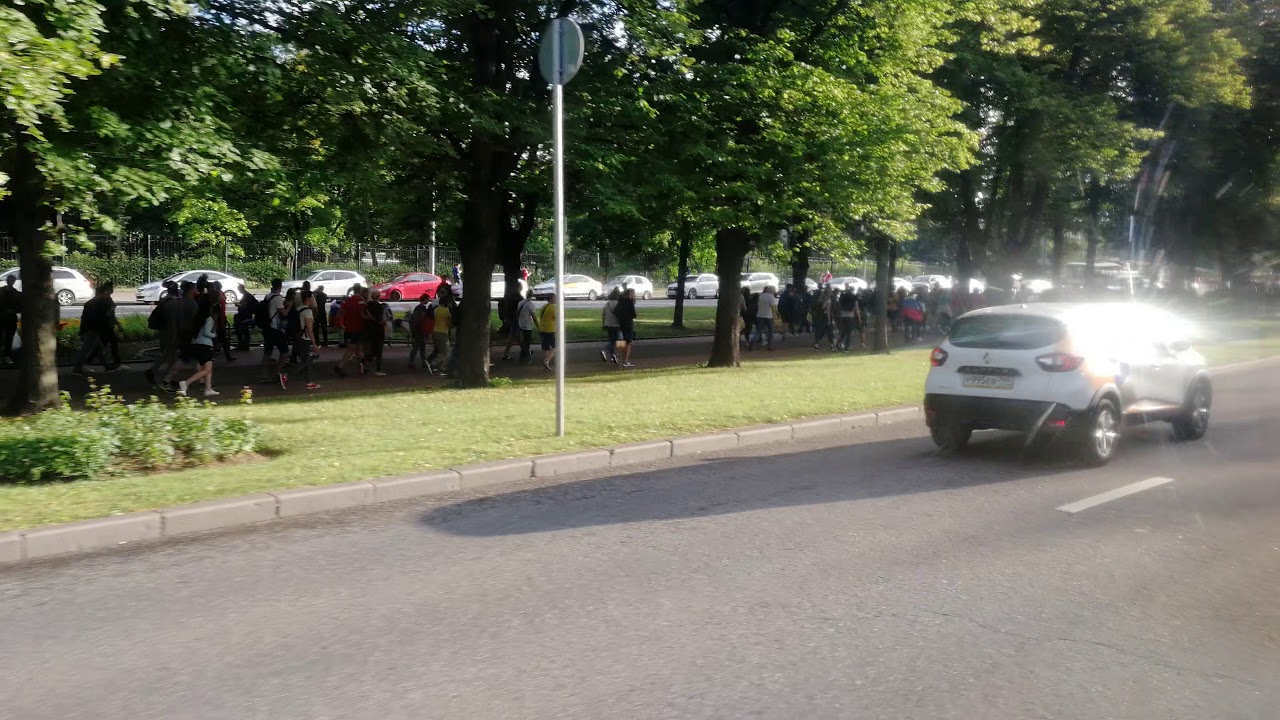 Болельщики едут в фан зону. Матч Россия Хорватия вика цыганова