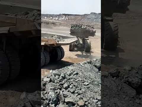بارگیری دامپتراک 465 کوماتسو توسط لودر 3 600    