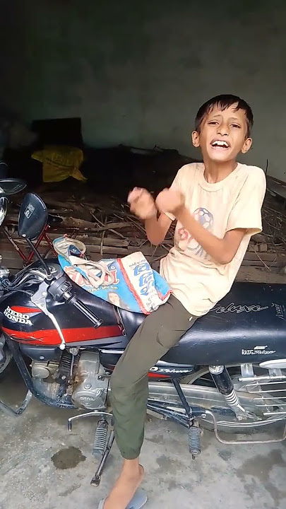 adrak 300 rupaye kilo#funny #viral #comedy #2HT VLOG