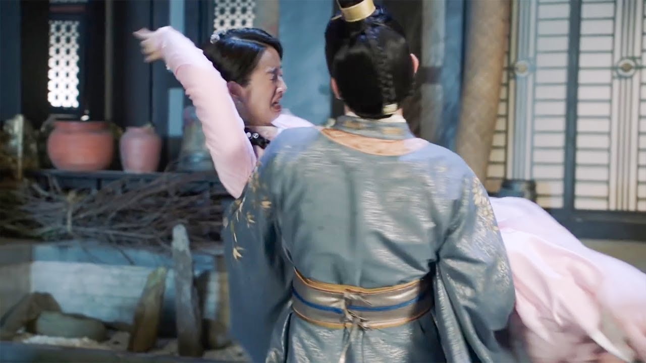 Я был издеваются его мачехой, и он тайно пришел ко мне и защитить меня