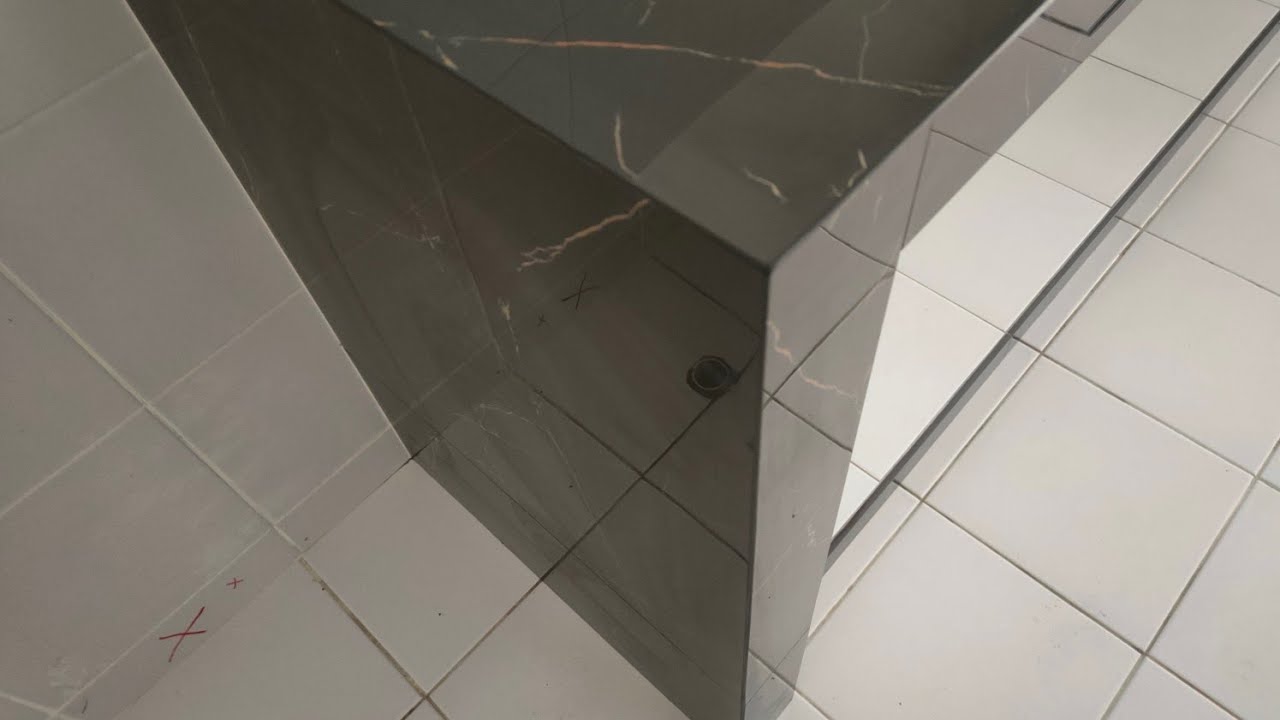 pasang mozek table top L shape. YouTube