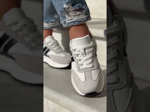 Універсальні комбіновані світлі кросівки натуралки, видео 1