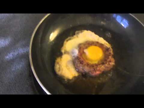 Gordon Ramsay's perfect burger tutorial | GMA. 