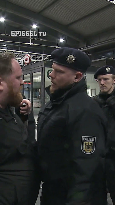 Hertha-Hool gegen die Bundespolizei | SPIEGEL TV