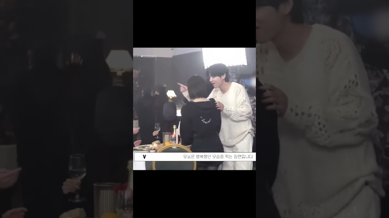 Taehyung is feeding grapes to IU🥹💜🫶