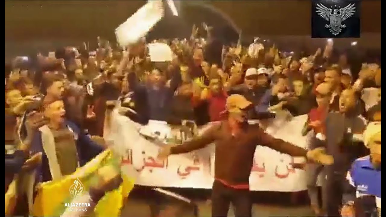 عاد الجزائريون إلى الشوارع مطالبين باستقالة بوتفليقة