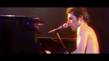 Roger Taylor Covering For FreddieMercury When His Voice Gets Tired