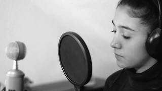 Video-Miniaturansicht von „Mi Marciana - Shakira Martínez (Cover de Alejandro Sanz)“