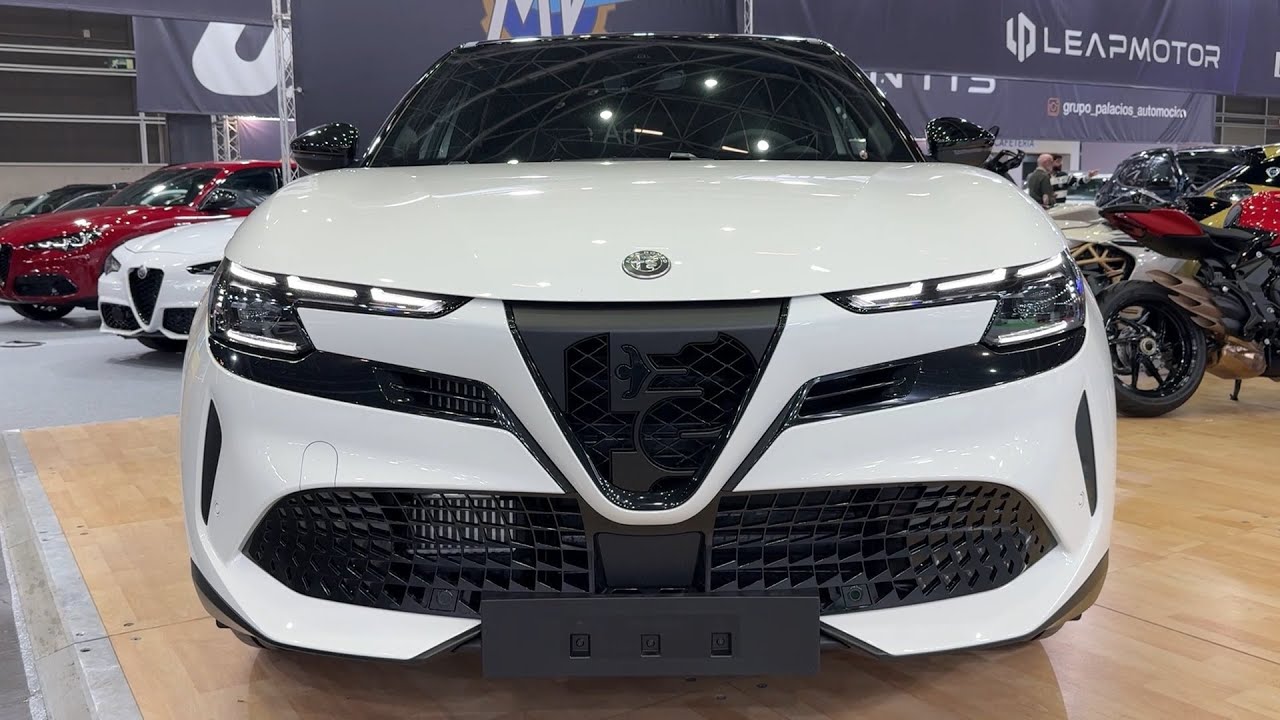 New ALFA ROMEO JUNIOR Hybrid 2025 - beautiful details EXTERIOR & INTERIOR (Speciale)