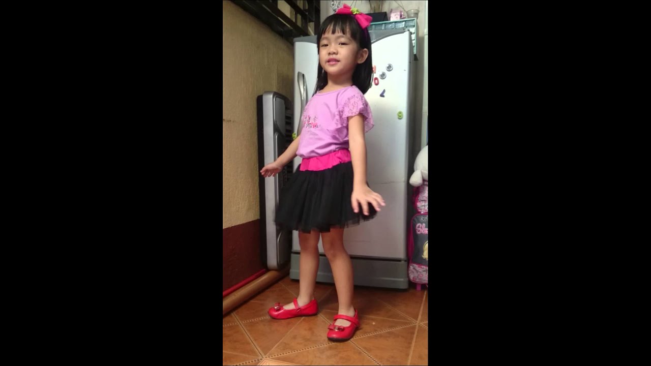 Twerk like Miley by cute baby :-) - YouTube