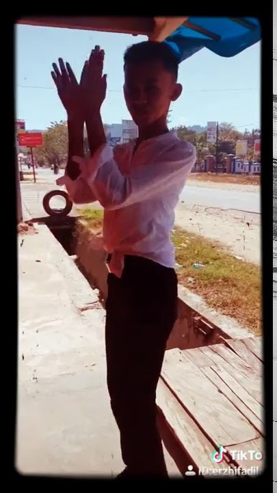 Viral...waria joget heboh