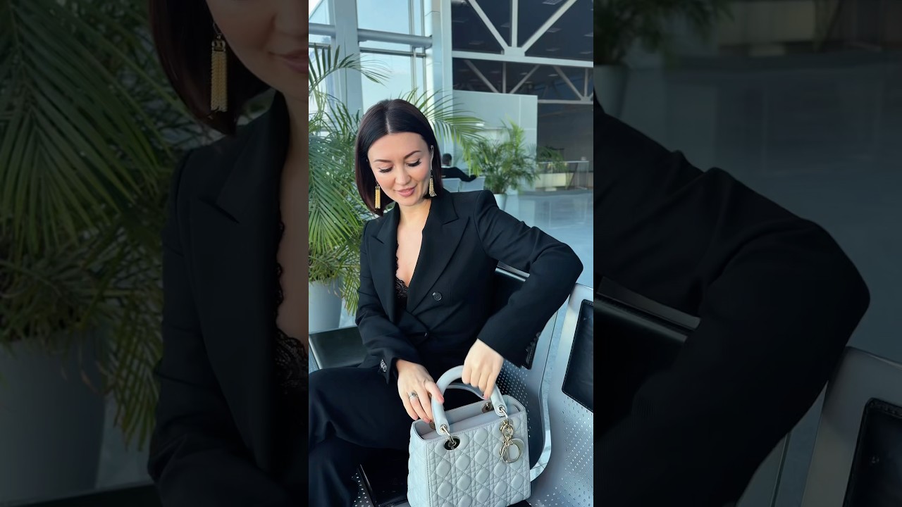 Мой любимый роскошный минимум!😁 А что вы носите в сумке?