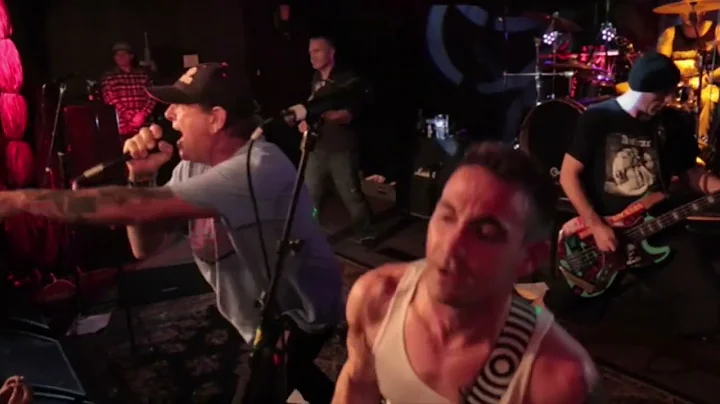 Casey Royer sings OC Life with Amerikan Made - Liv...