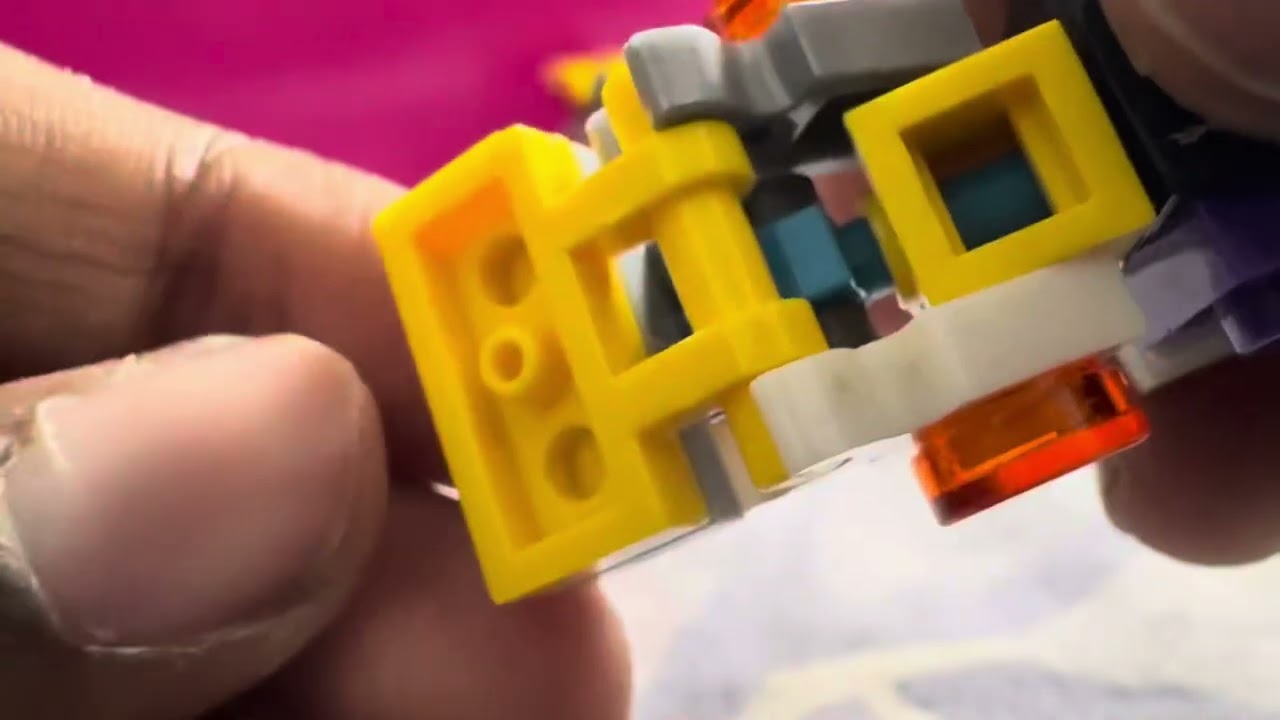 How to build a mini Lego transformers menasor