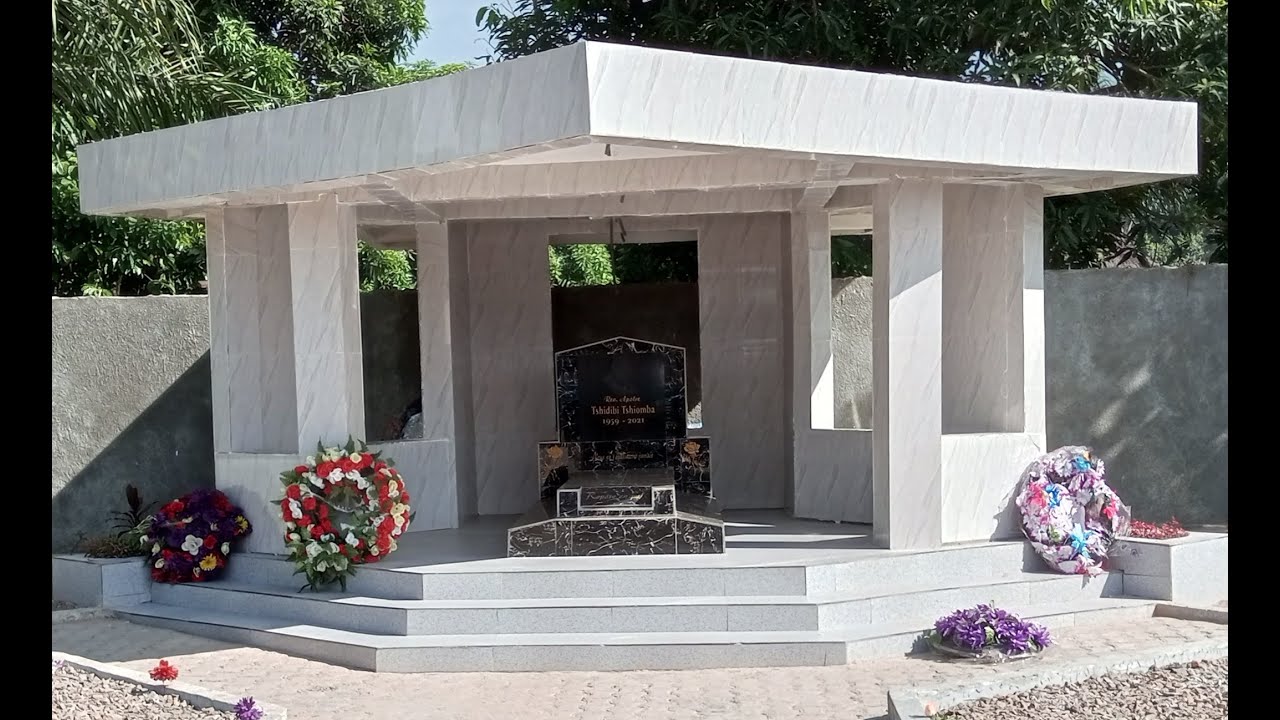 RÉCEPTION MAUSOLÉE DE FEU APÔTRE JOSEPH TSHIDIBI TSHIOMBA PAR LA Cté Ev. LA ROSÉE DU CIEL