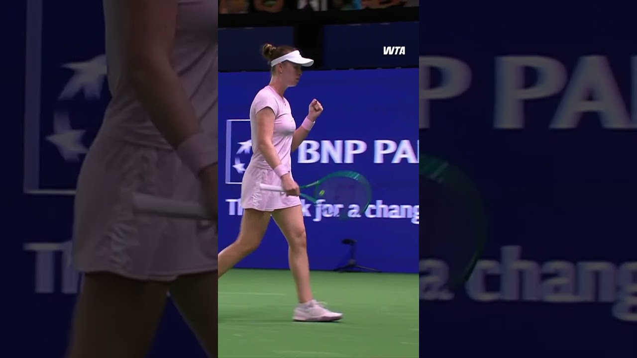 A back-and-forth first set between Gibson and Fernandez is going right to the wire! #SgTennisOpen