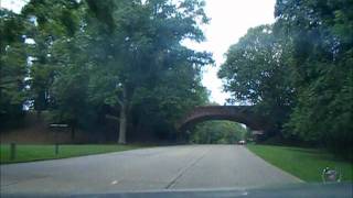 Colonial Parkway Driving Tour, Williamsburg, VA
http://www.GloucesterCounty-va.com A driving tour of the Colonial Parkway from Jamestown towards Yorktown, Virginia. We actually take you on the drive with us. Colonial Parkway Driving Tour, Williamsburg, VA