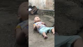 Yang Lagi Viral Anak Kecil Hujan