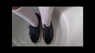 Wetlook - Angie In Bathtub With Superga
