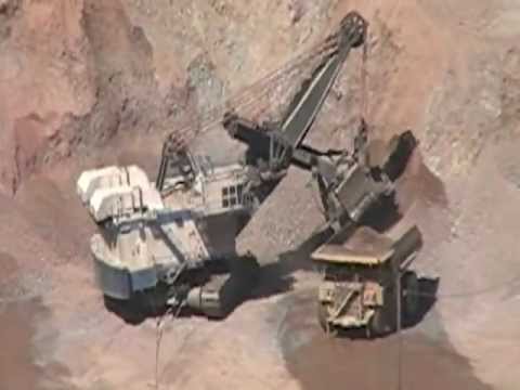 P H 4100 Xpb Electric Shovel Loading Liebherr And Caterpillar Haul Trucks Ray Mine Arizona 6 13 12 Youtube