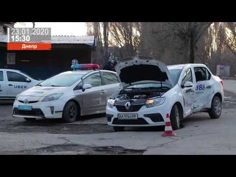 На-проспекте-Богдана-Хмельницкого-столкнулись-renault-службы-такси-uber-и-geely:-пострадала-женщина