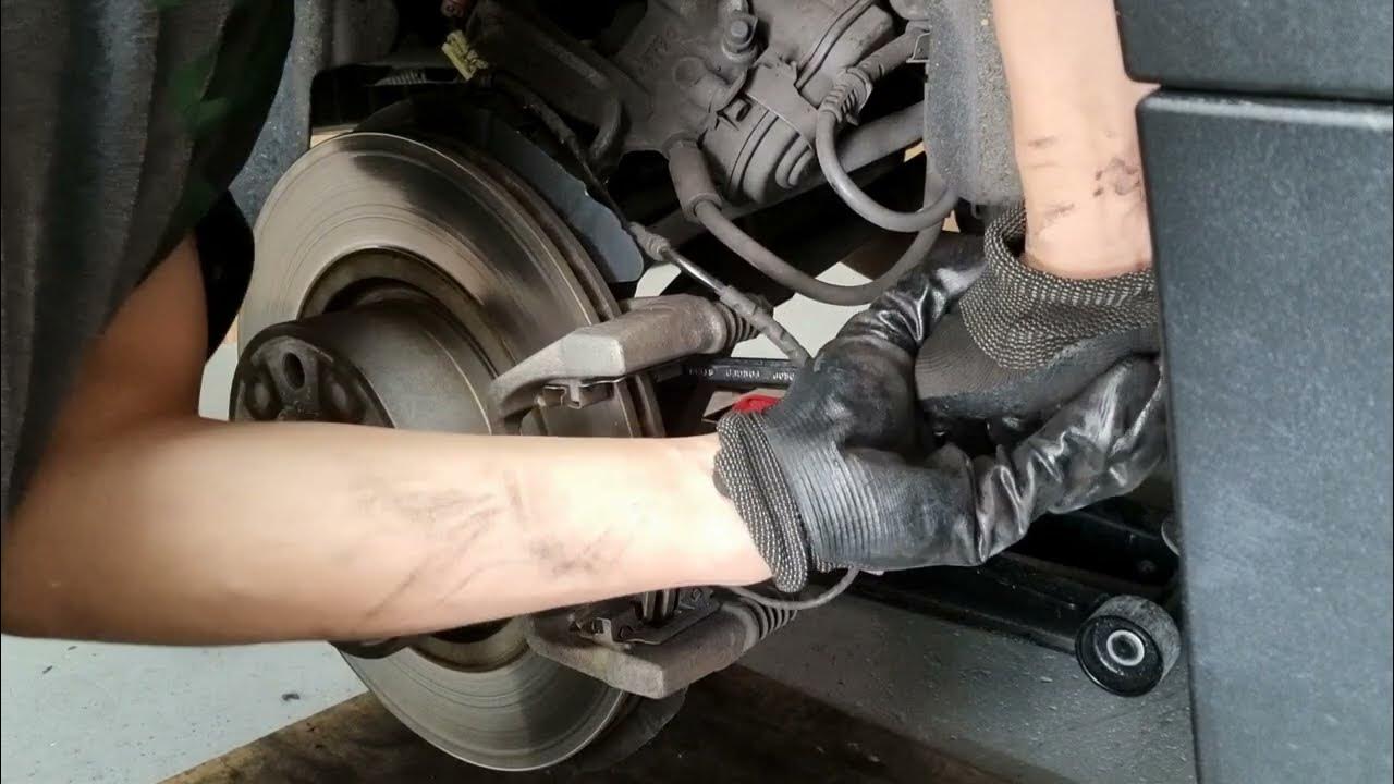 BMW X3 F25 Rear Brakes rotors discs pads replacement iCarsoft CR Pro