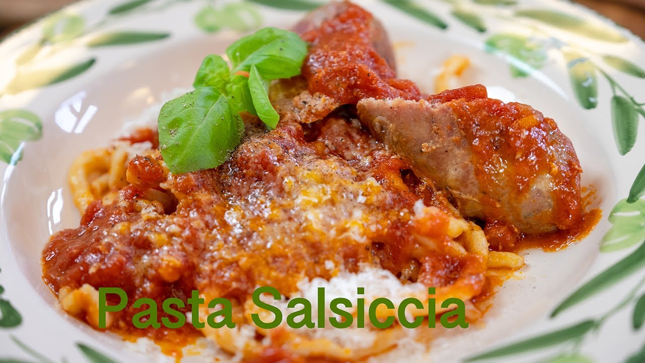 Pasta mit Salsiccia al pomodoro - italienische Fenchelbratwurst in Tomatensoße