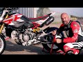 PROVA Ducati Hypermotard V2 2026: non c’è nulla di più necessario del superfluo