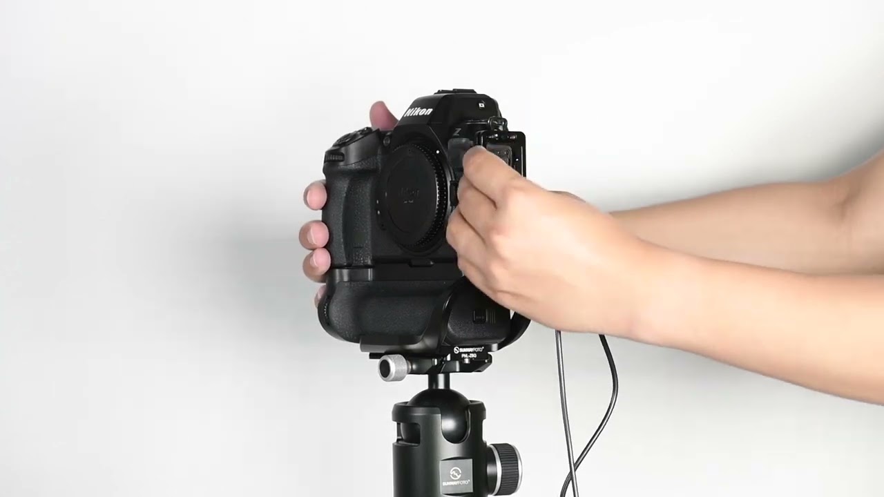Sunwayfoto PNL-Z8G Custom L-bracket for Nikon Z8 with battery grip