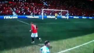 Referee runs after david beckham FIFA 12 lmao GLITCH